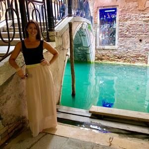 Meet your Posher, Desiree